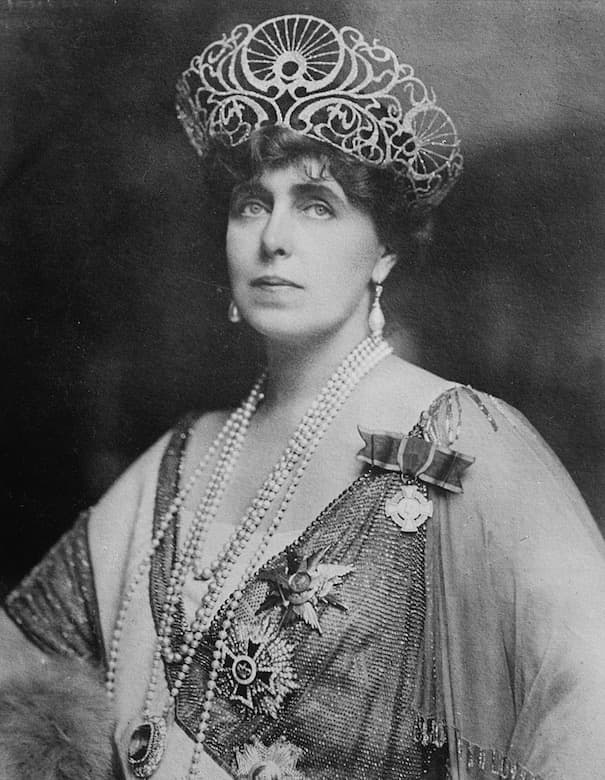 Queen Marie of Romania / Dracula's Castle